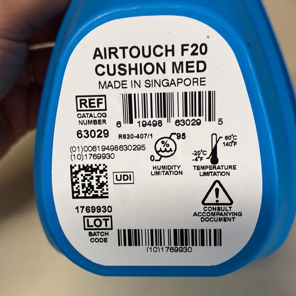 Resmed Airtouch F20 Cushion | Size Medium NWT/NIB/SEALED (l2) - Picture 2 of 2